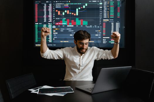 Forex Signály: Placené vs. Bezplatné - Které Jsou Lepší pro Zisk?